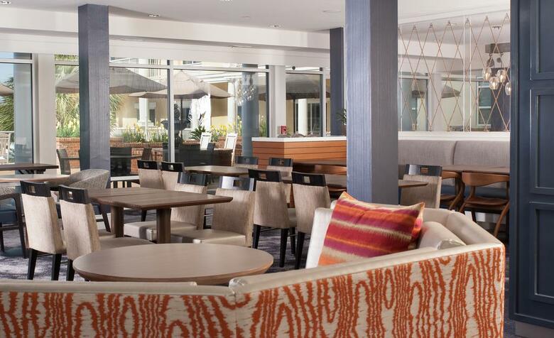 Hotel Courtyard Charleston Waterfront By Marriott