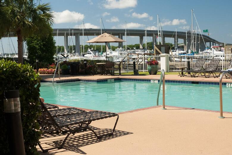 Hotel Courtyard Charleston Waterfront By Marriott