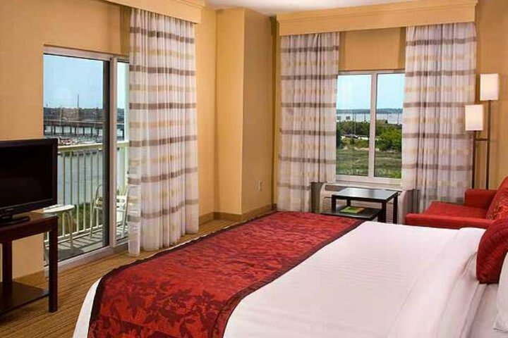 Hotel Courtyard Charleston Waterfront By Marriott