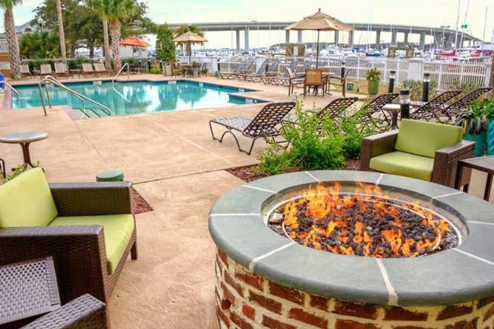 Hotel Courtyard Charleston Waterfront By Marriott