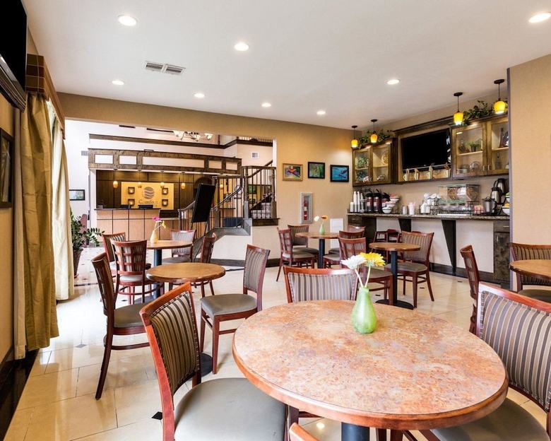 Hotel Comfort Inn And Suites Winnie