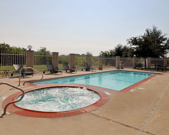 Hotel Comfort Suites Near Alliance