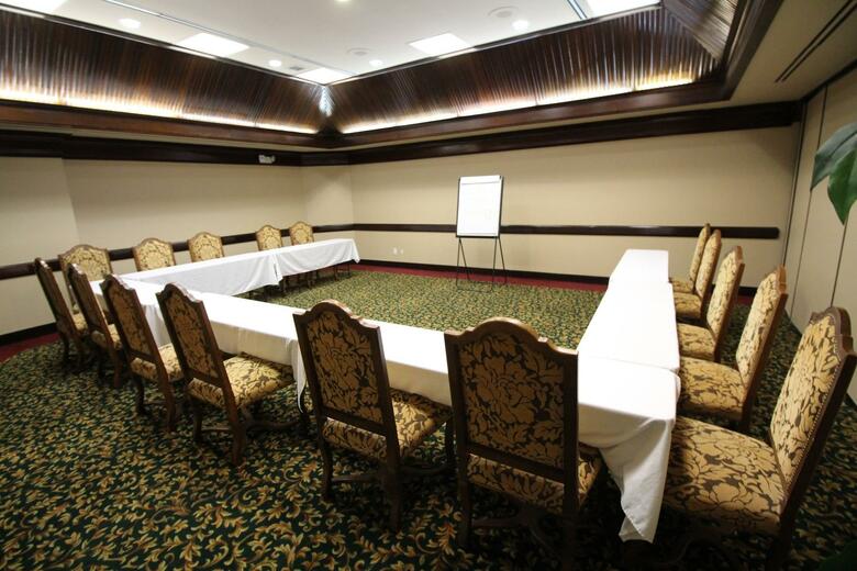 Magnuson Grand Hotel And Conference Center Tyler