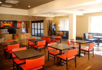 Hotel Courtyard By Marriott College Station