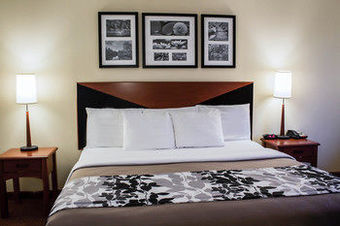 Hostal Sleep Inn And Suites