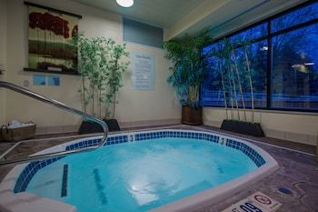 Hotel Holiday Inn Express Meadville (i-79 Exit 147a)