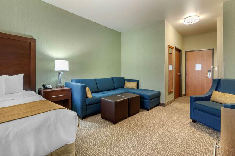 Hotel Comfort Inn And Suites