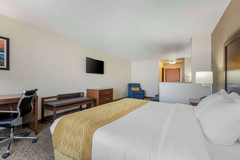 Hotel Comfort Inn And Suites