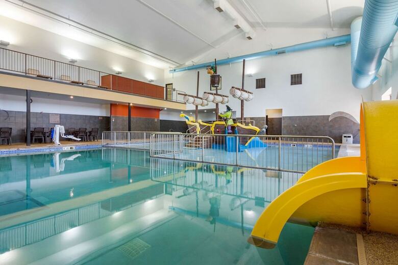 Hotel Comfort Inn And Suites