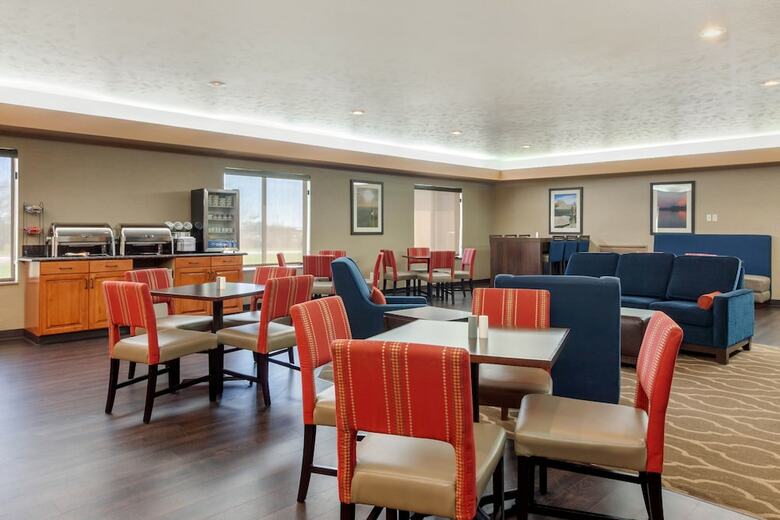 Hotel Comfort Inn And Suites
