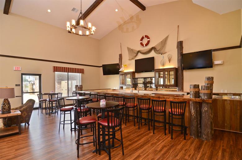 Hotel Best Western Plus Emory At Lake Fork Inn & Suites