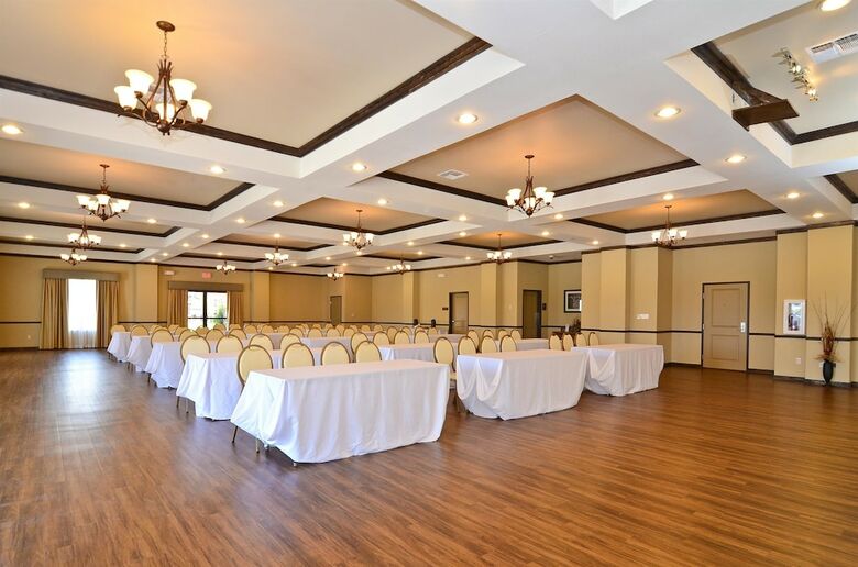 Hotel Best Western Plus Emory At Lake Fork Inn & Suites