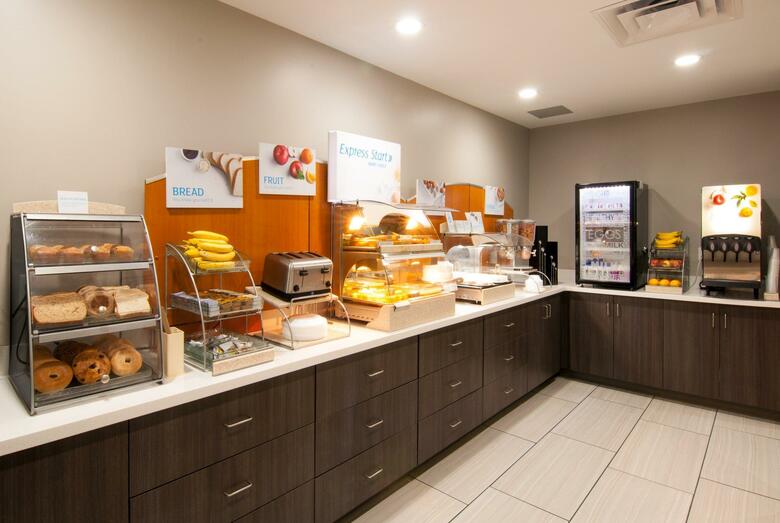 Holiday Inn Express Hotel & Suites Spence Lane