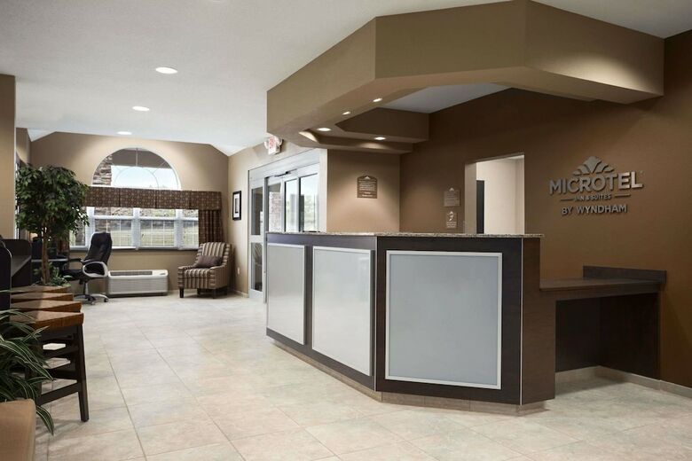 Hotel Microtel Inn & Suites By Wyndham Fairmont