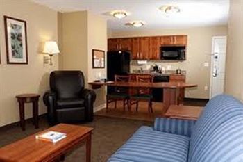 Hotel Candlewood Stes Logan