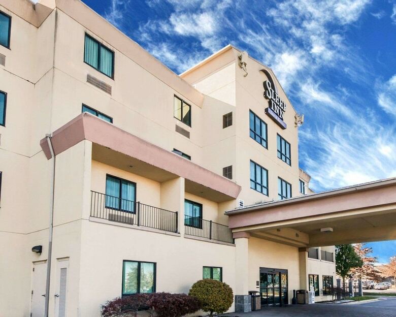 Hotel Sleep Inn & Suites