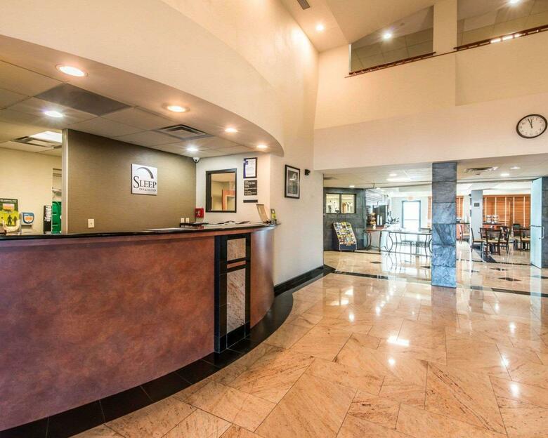 Hotel Sleep Inn & Suites