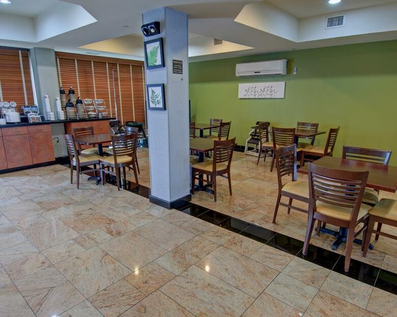 Hotel Sleep Inn & Suites