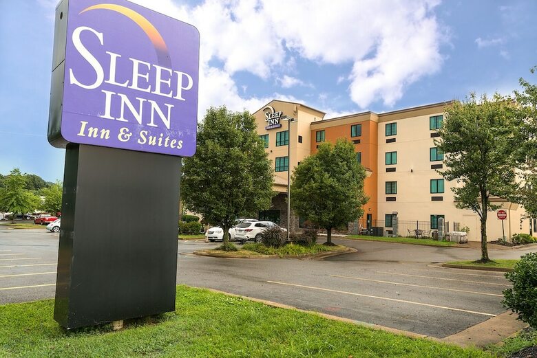 Hotel Sleep Inn & Suites