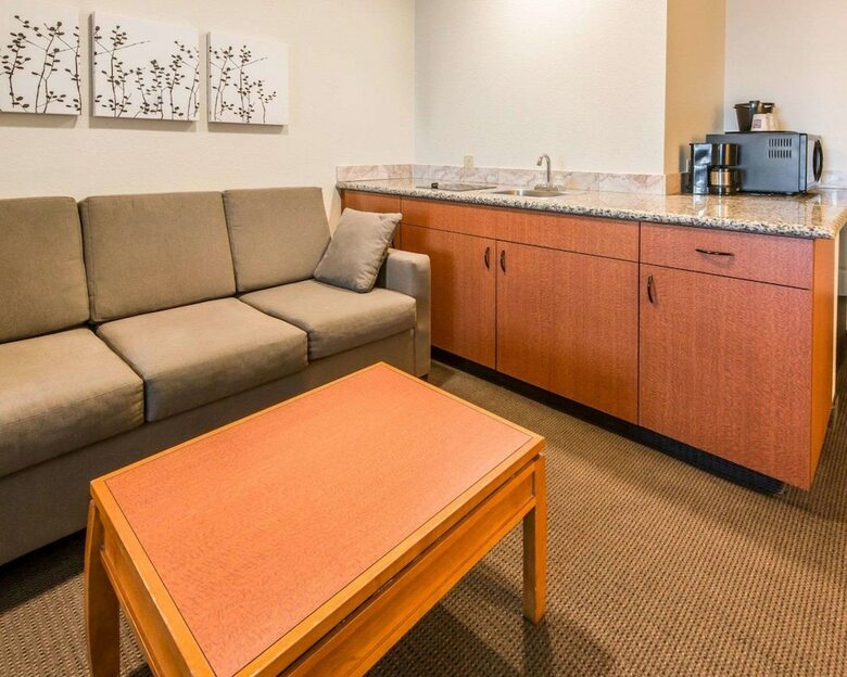 Hotel Sleep Inn & Suites