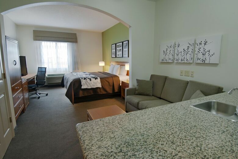 Hotel Sleep Inn & Suites