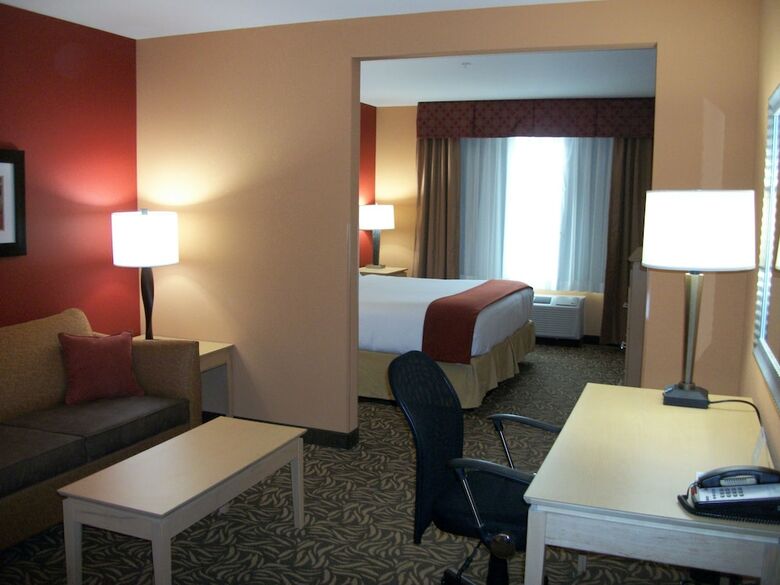 Hotel Holiday Inn Express Cortland
