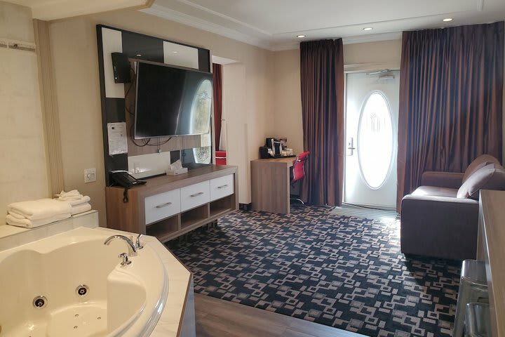 Coast Medicine Hat Hotel