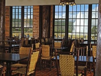 Posada Old Faithful Snow Lodge & Cabins