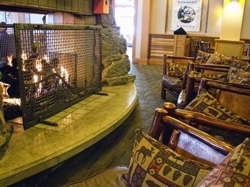 Posada Old Faithful Snow Lodge & Cabins