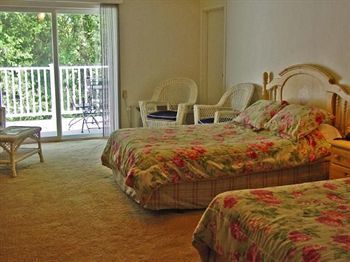 Hotel Victorian Village Resort