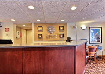 Hotel Comfort Inn & Suites