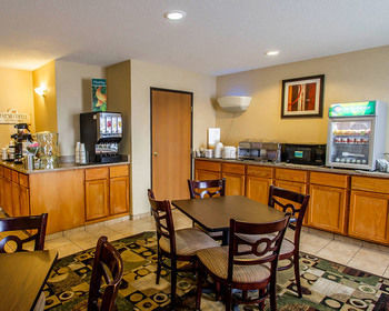 Hotel Quality Inn & Suites