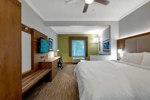Holiday Inn Express Hotel & Suites Lufkin South