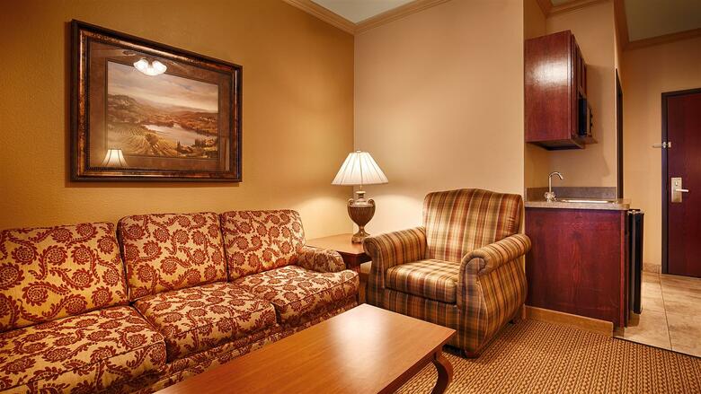 Hotel Best Western Plus Crown Colony Inn & Suites