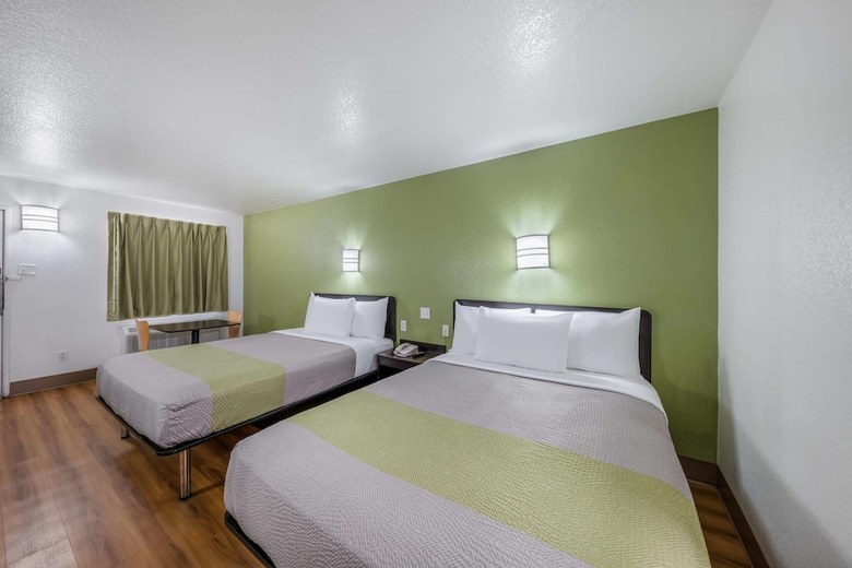 Motel 6 Dallas - Plano Northeast