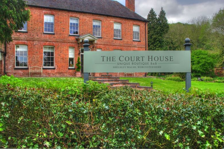 Bed & Breakfast The Court House