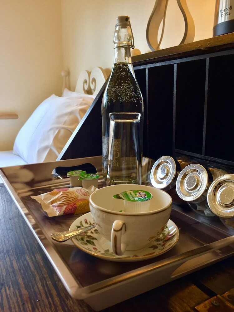Hotel Thatched Cottage