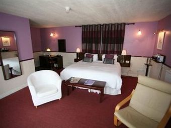 Hostal Manor Court Hotel