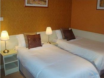 Hostal Manor Court Hotel