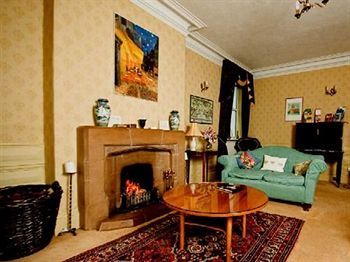 Dowfold House Bed & Breakfast