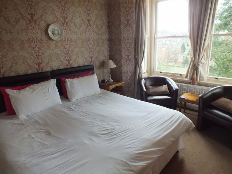 Hotel Glan Heulog Bed And Breakfast