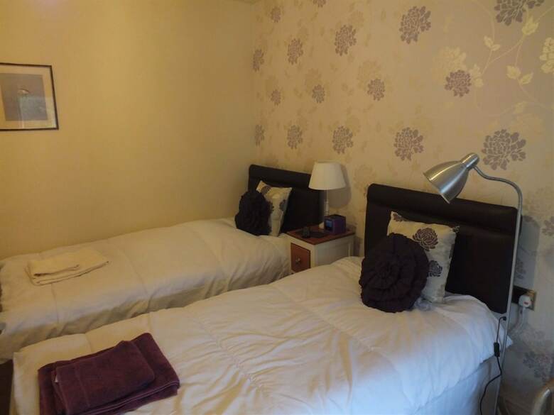 Hotel Glan Heulog Bed And Breakfast