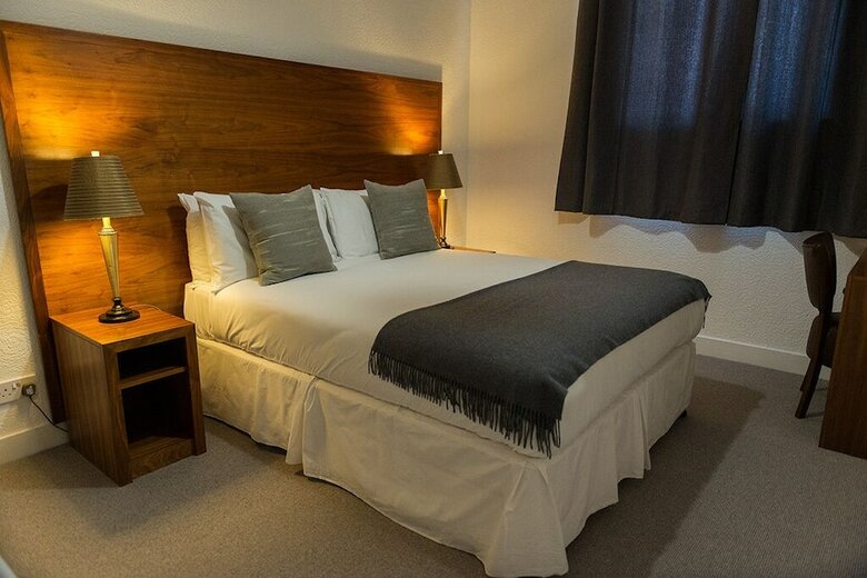 Hostal Fife Arms Hotel