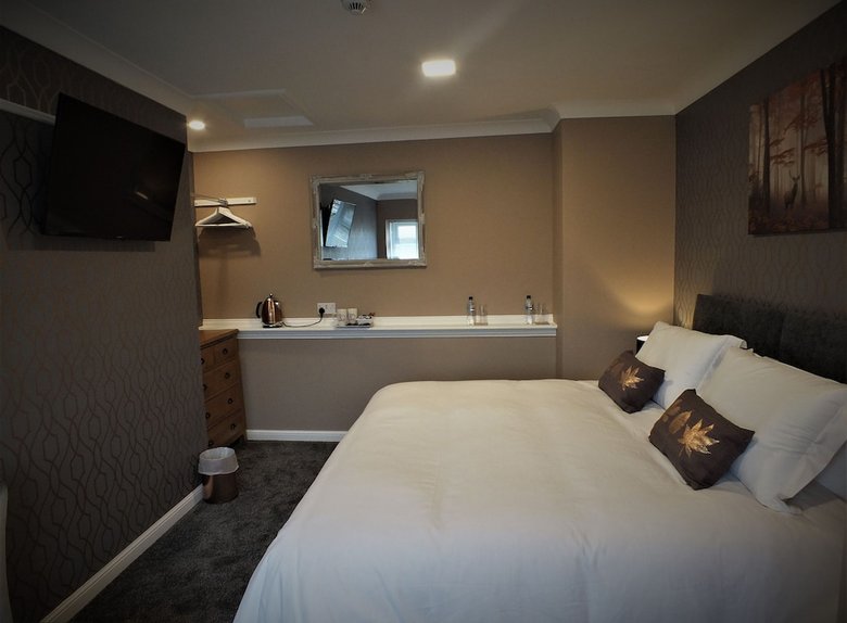 Hostal The Crown Hotel