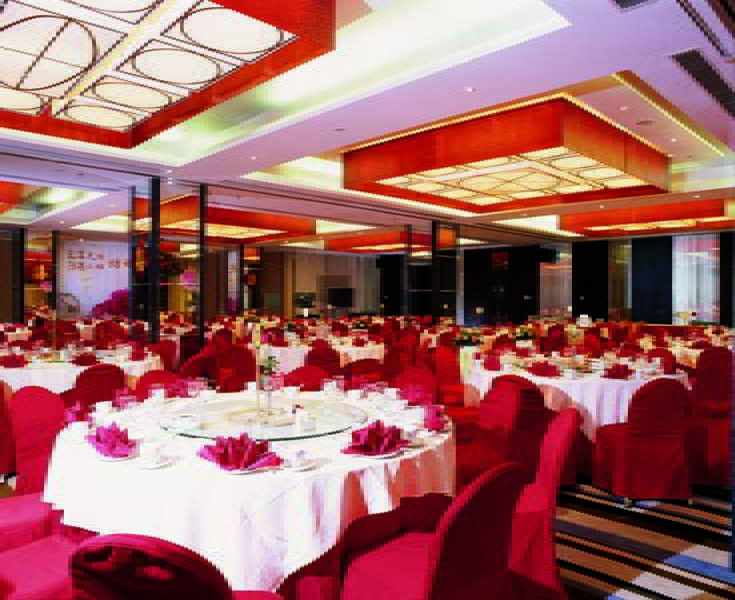 Hotel Howard Johnson Regal Court