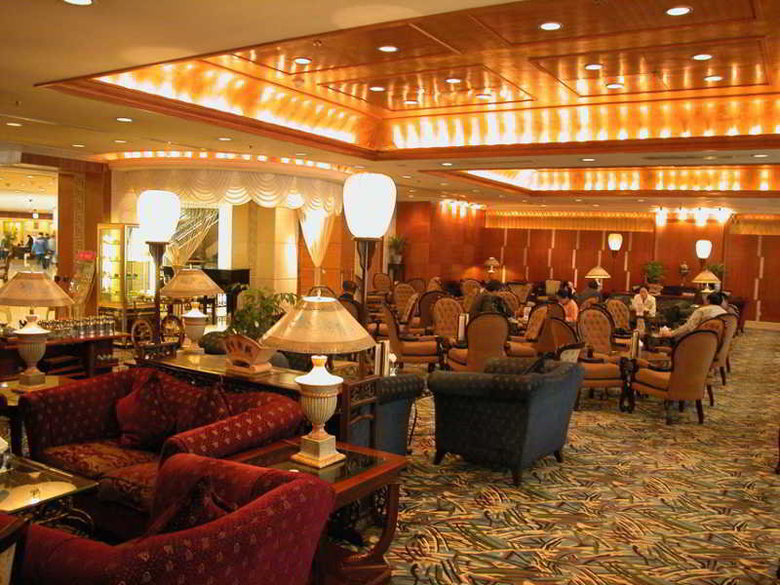 Hotel Howard Johnson Regal Court