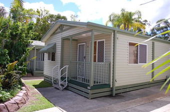 Cabana Ashmore Palms Holiday Village