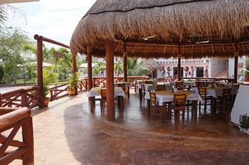 Real Mayab Hotel & Bungalows