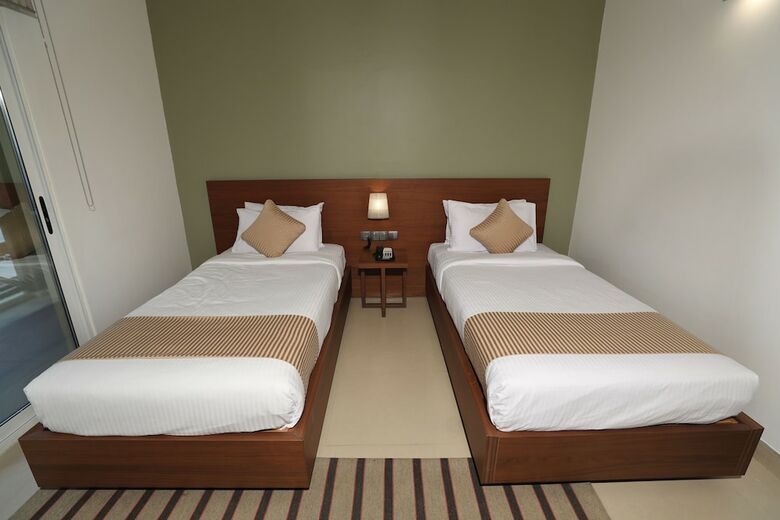 Al Bander Hotel & Resort
