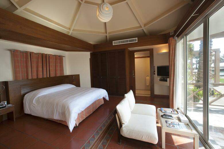 Al Bander Hotel & Resort